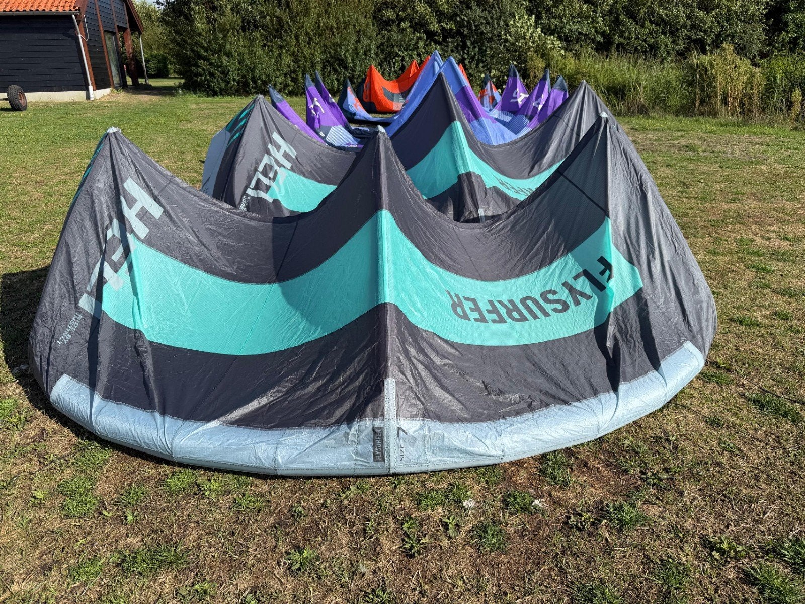Flysurfer Indie Stoke en Heli. Beginner kiteset, Watersport en Boten, 13 m², Geen board, Ophalen of Verzenden, Zo goed als nieuw