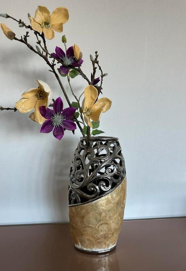 Decoratieve Schelpen Vaas van 40cm met Bloemstuk Tak, Huis en Inrichting, Woonaccessoires | Vazen, Gebruikt, Overige kleuren, Minder dan 50 cm