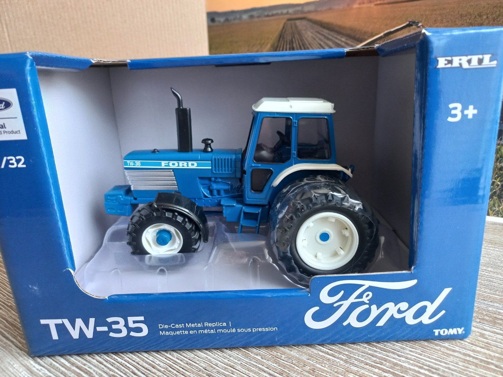 Ford Tw-35 Gen1 Dubbele Montering Ertl, Hobby en Vrije tijd, Ophalen of Verzenden, Nieuw, Tractor of Landbouw, ERTL