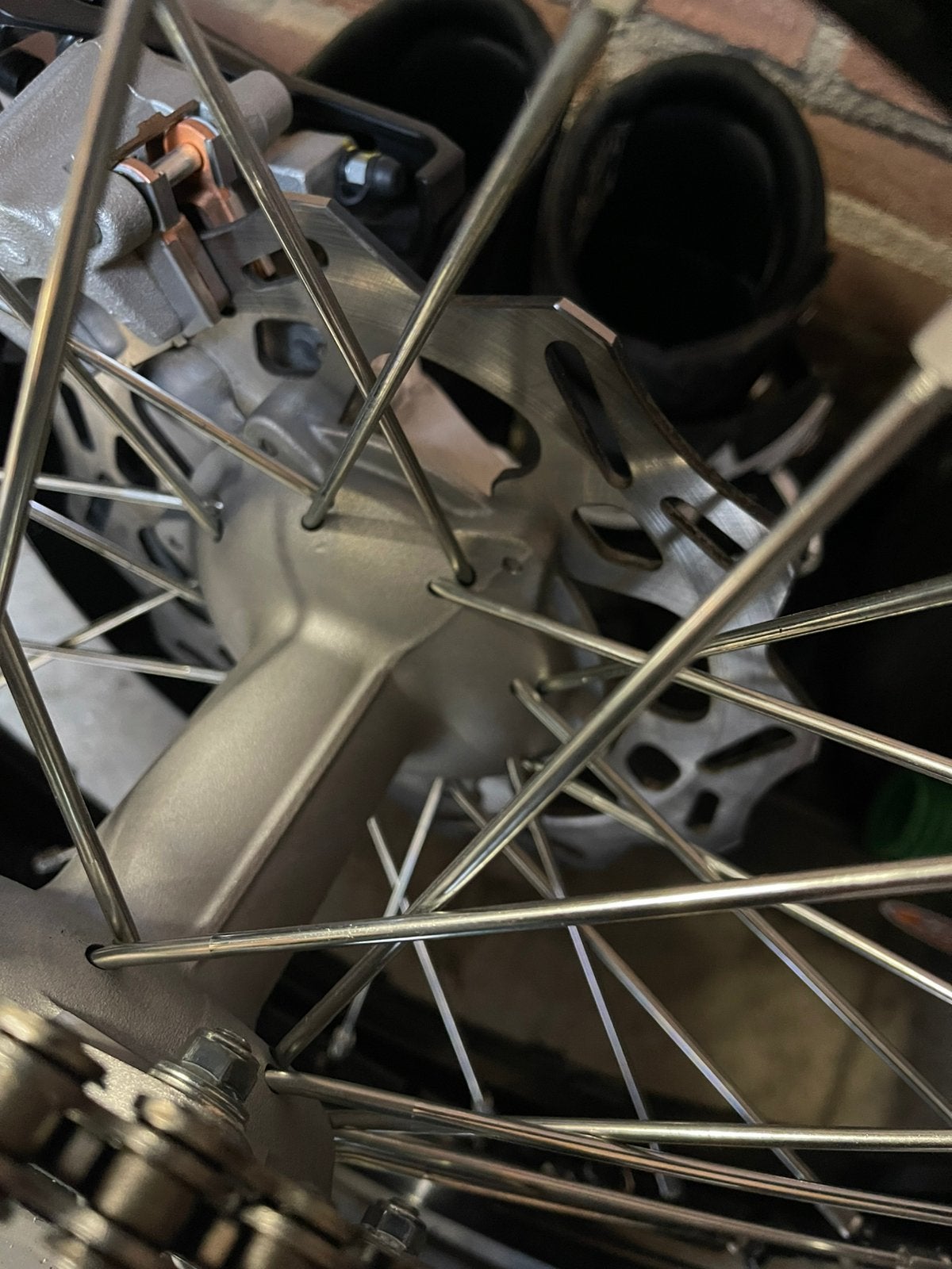 Gezocht:Yamaha yz250 (125) achterwiel 19 inch met zwarte, Ophalen of Verzenden, Nieuw