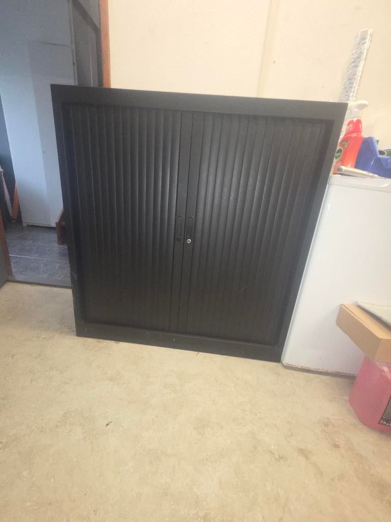 Stalen roldeurkast, Ophalen, 25 tot 50 cm, 100 tot 150 cm