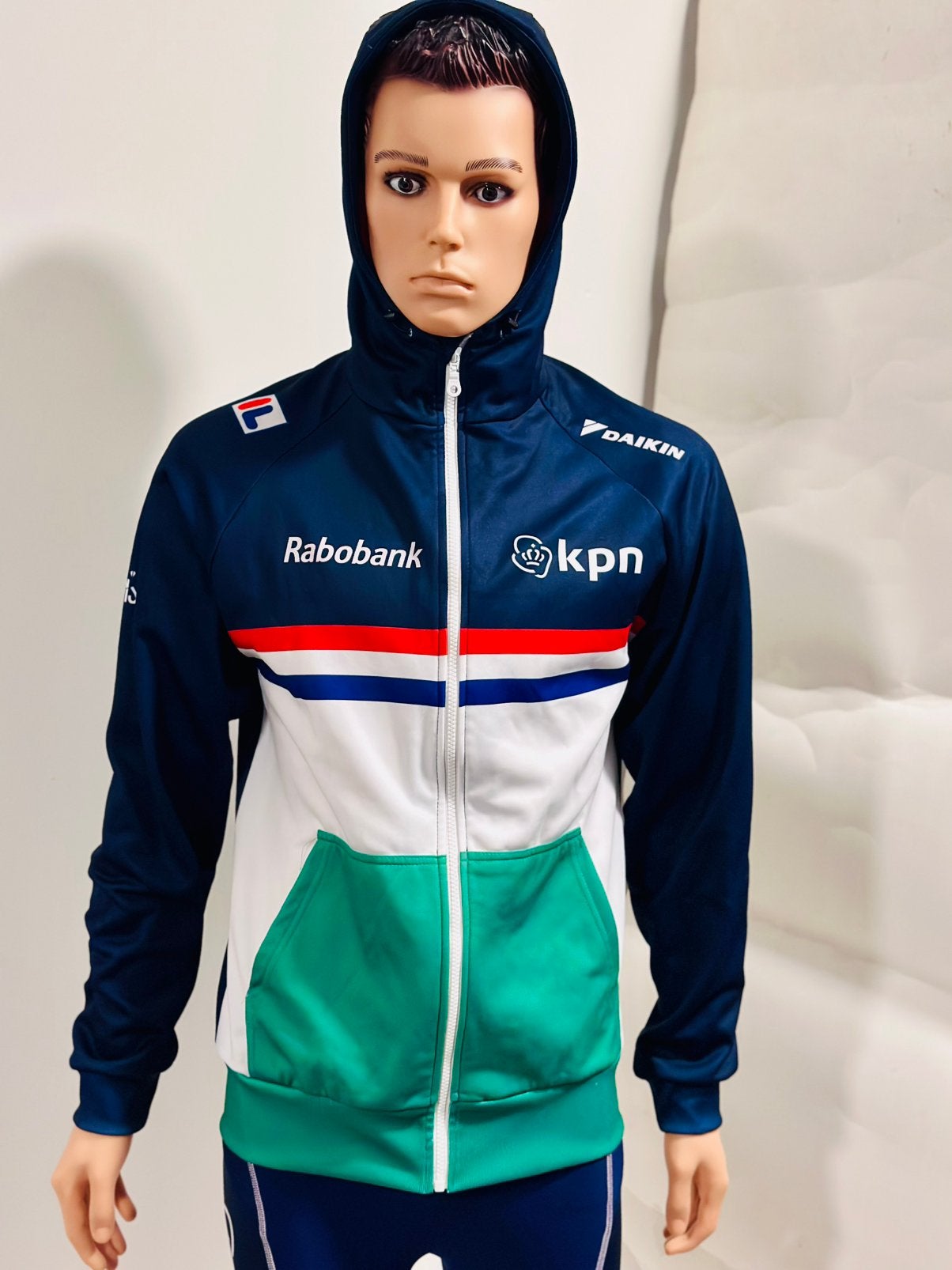 Sportkleding sportvest vest Nederland maat M Fila, Ophalen of Verzenden, Zo goed als nieuw, Maat 48/50 (M), Wandelen of Outdoor