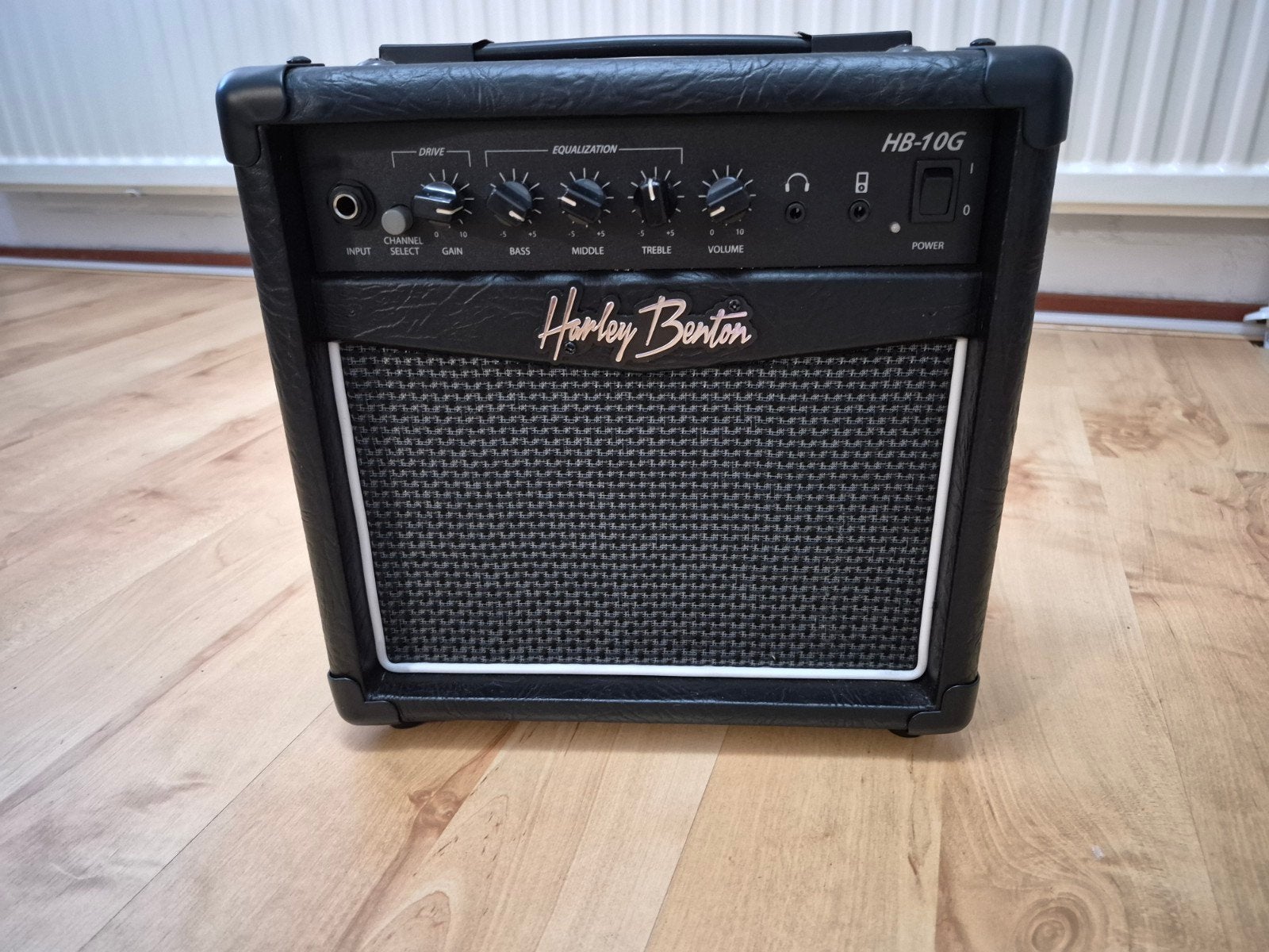 Gitaar versterker Harley Benton, Ophalen, Zo goed als nieuw, Gitaar, Minder dan 50 watt