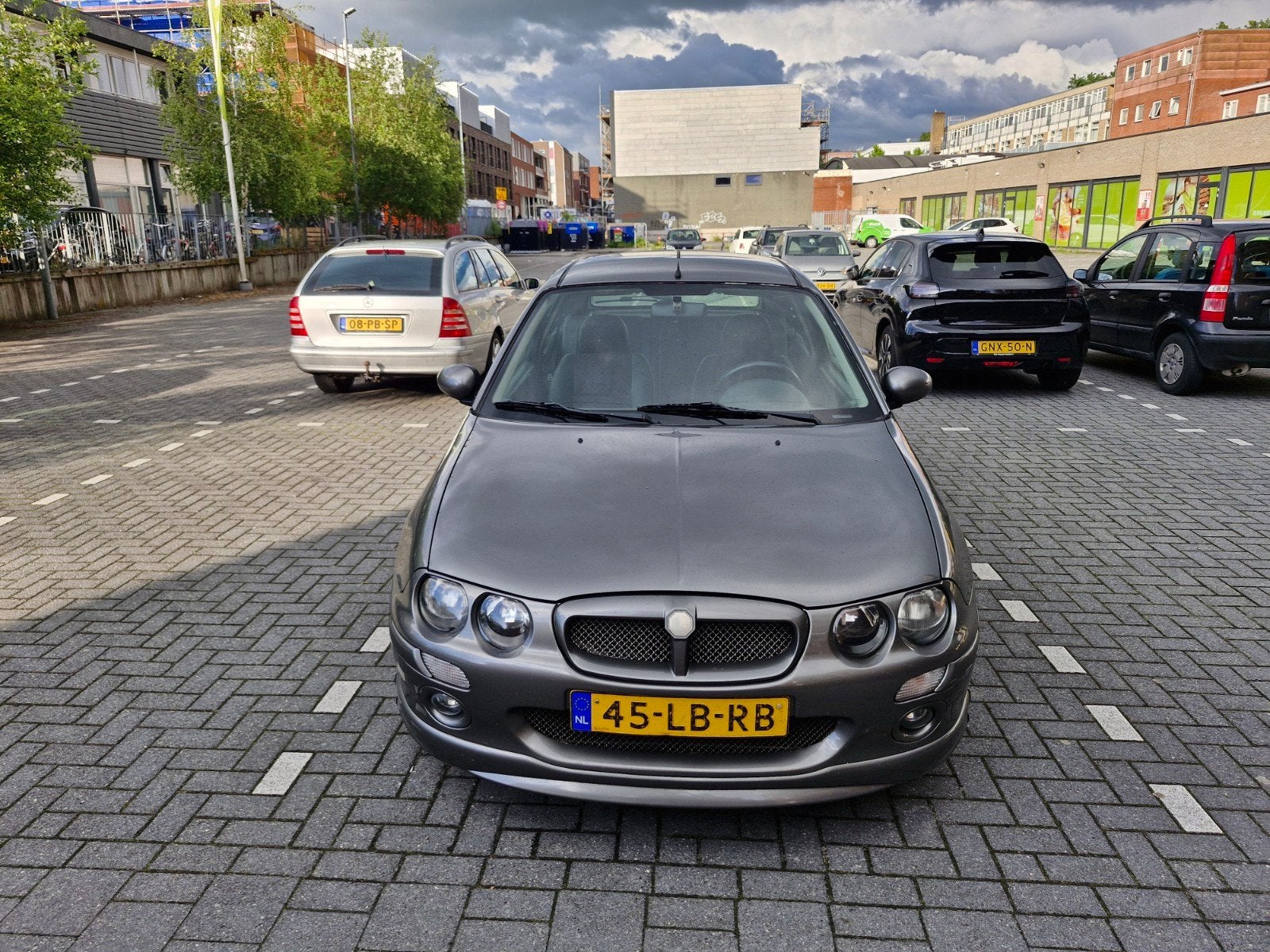 MG ZR 1.4 105 3DR 2002 Grijs, Auto's, Voorwielaandrijving, 15 km/l, 40 €/maand, Zwart