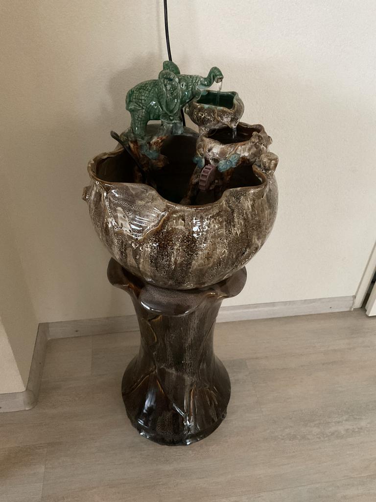 Decoratieve Waterfontein met Olifanten en Waterrad, Ophalen of Verzenden, Gebruikt, Overige materialen, Fontein