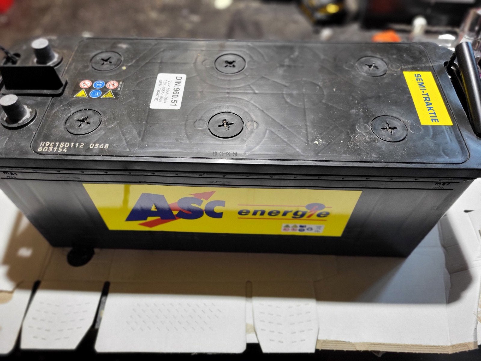 SEMI TRAXI ACCU 12 VOLT 130 AMPERE, Watersport en Boten, Ophalen, Motor en Techniek