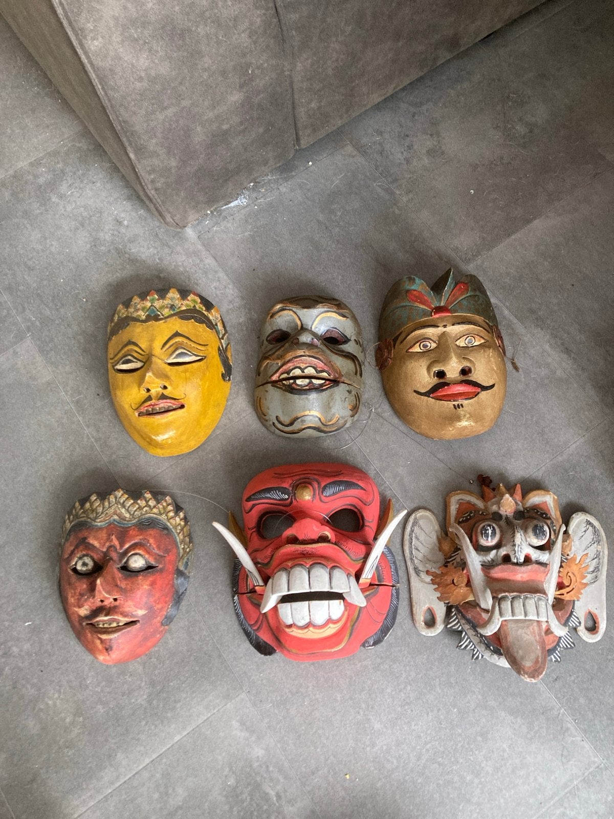 6 Indonesische Topeng maskers, Ophalen