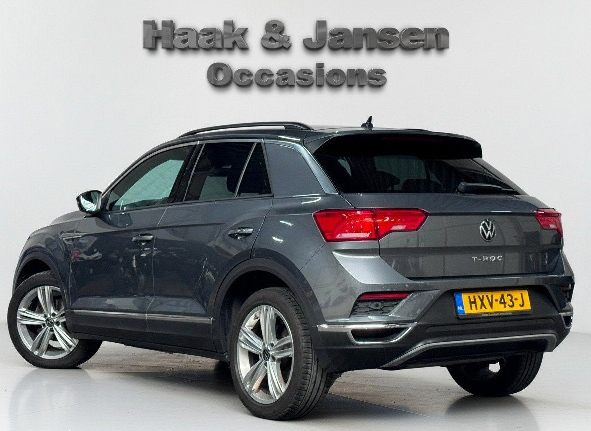 Volkswagen T-ROC 1.5 TSI Sport Business R Panoramadak ACC La, Auto's, 1254 kg, 4 cilinders, 150 pk, Leder en Stof