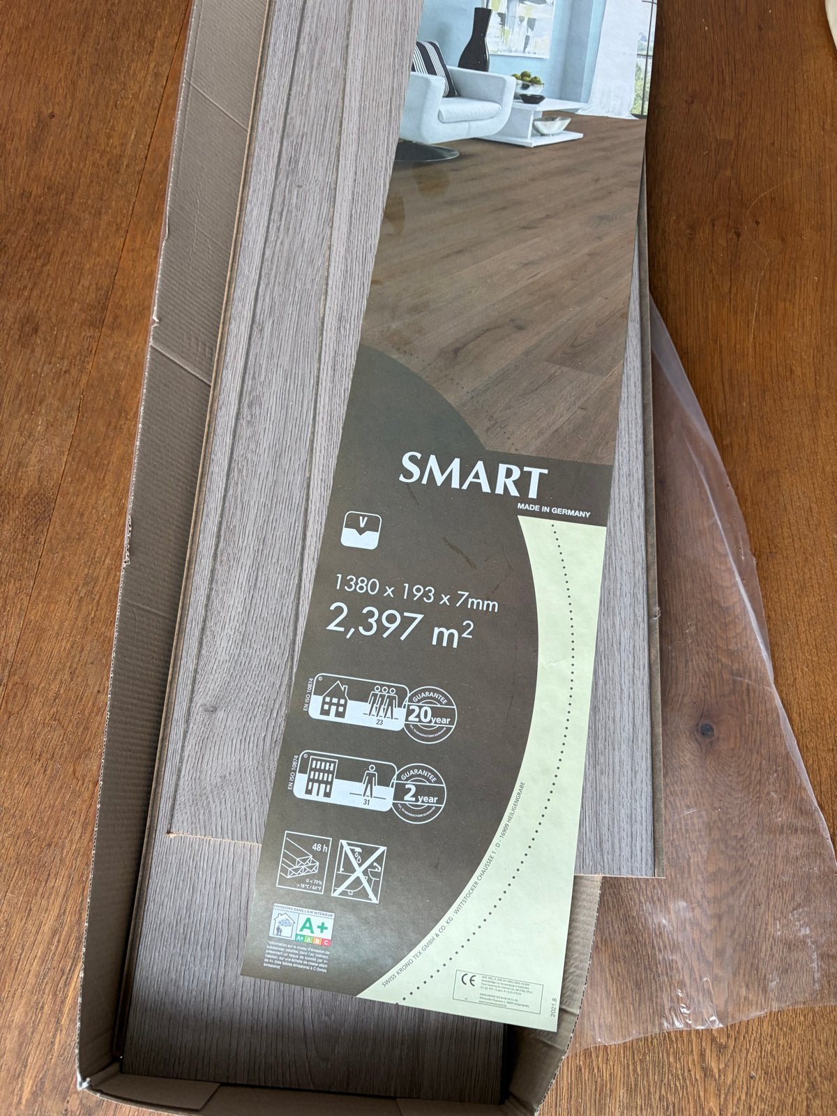 SMART Laminaat Vloerdelen - 3 volle planken, 2 korter, Ophalen, Nieuw, Minder dan 5 m², 10 tot 30 cm