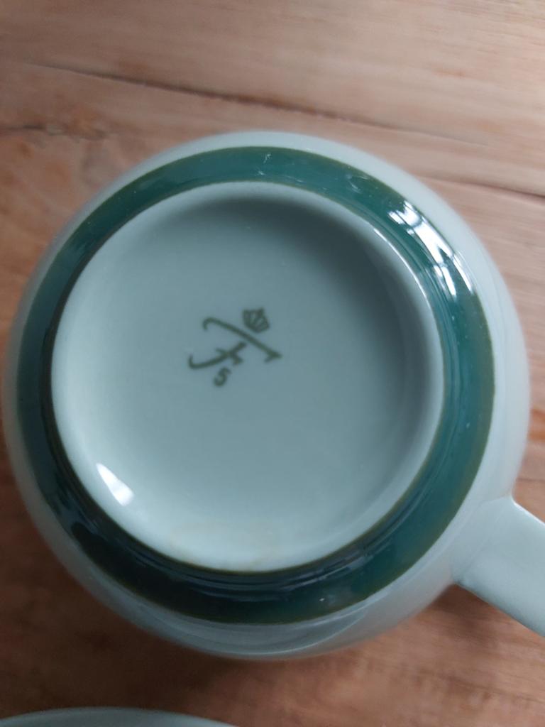 Antiek gekroond servies, warm groen - 4 kop en schotel, Antiek en Kunst, Antiek | Servies compleet, Ophalen
