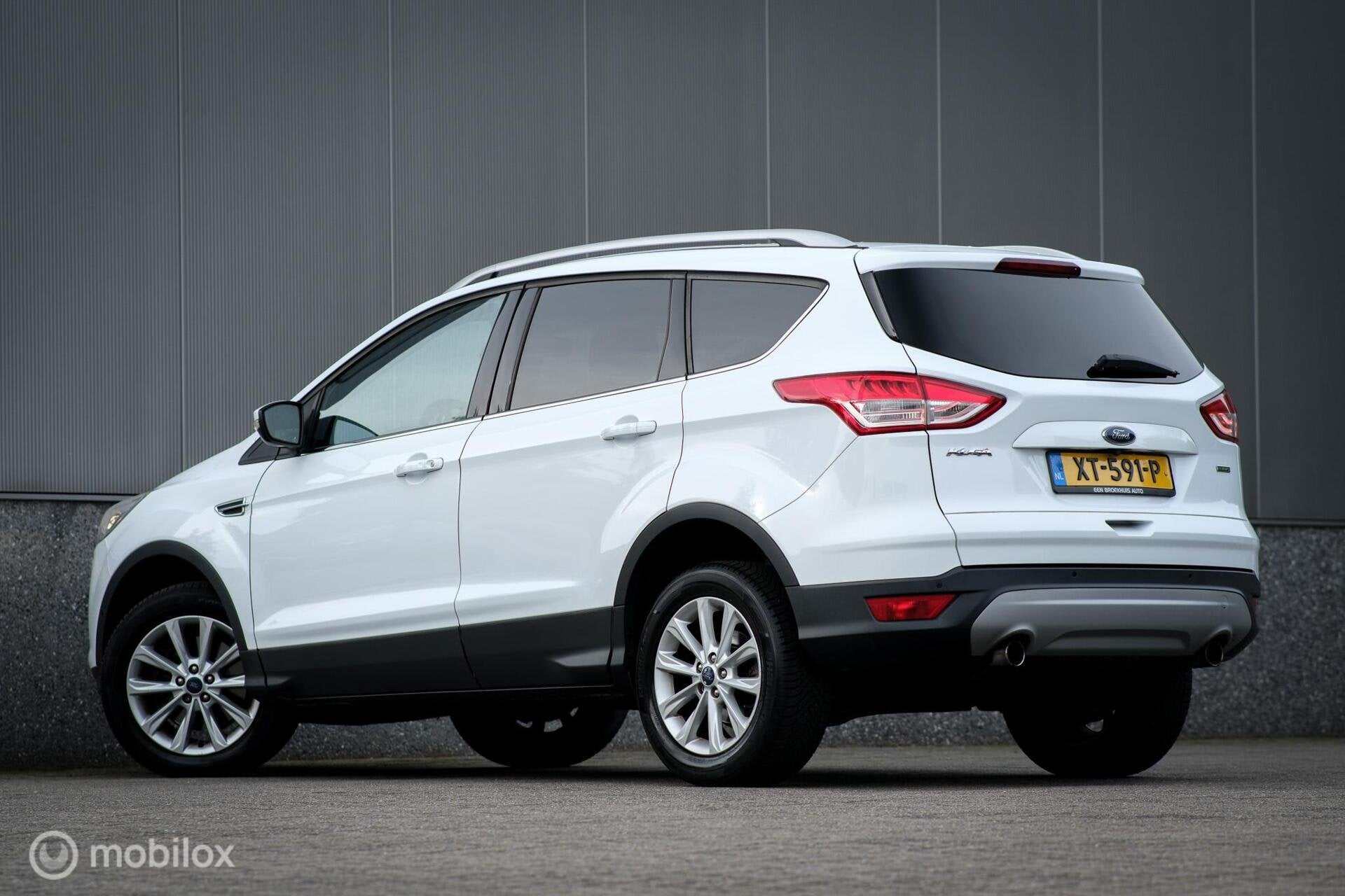 Ford Kuga 1.5 Titanium Styling Pack 4WD | VOL opties | Deale, Auto's, Automaat, Dealer onderhouden, 4 cilinders, 1850 kg