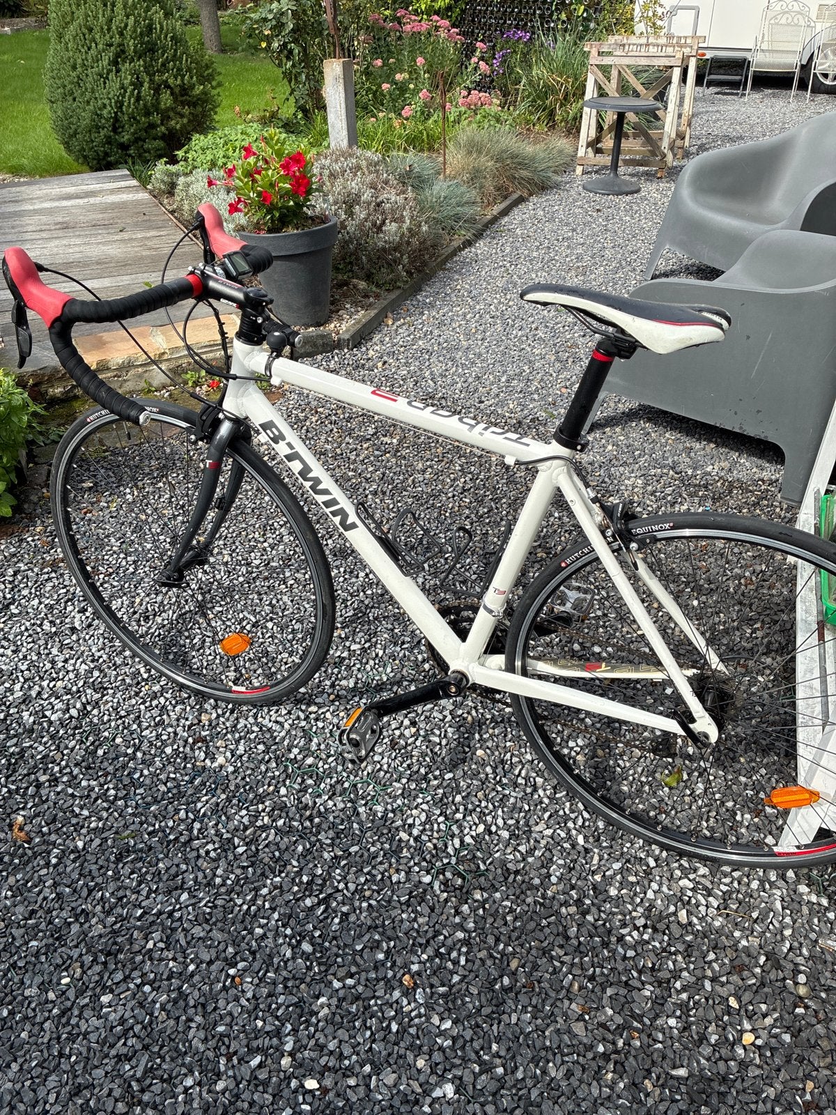 BTwin Triban E racefiets in topconditie!, Fietsen en Brommers, Overige merken, 28 inch, Aluminium, Ophalen of Verzenden