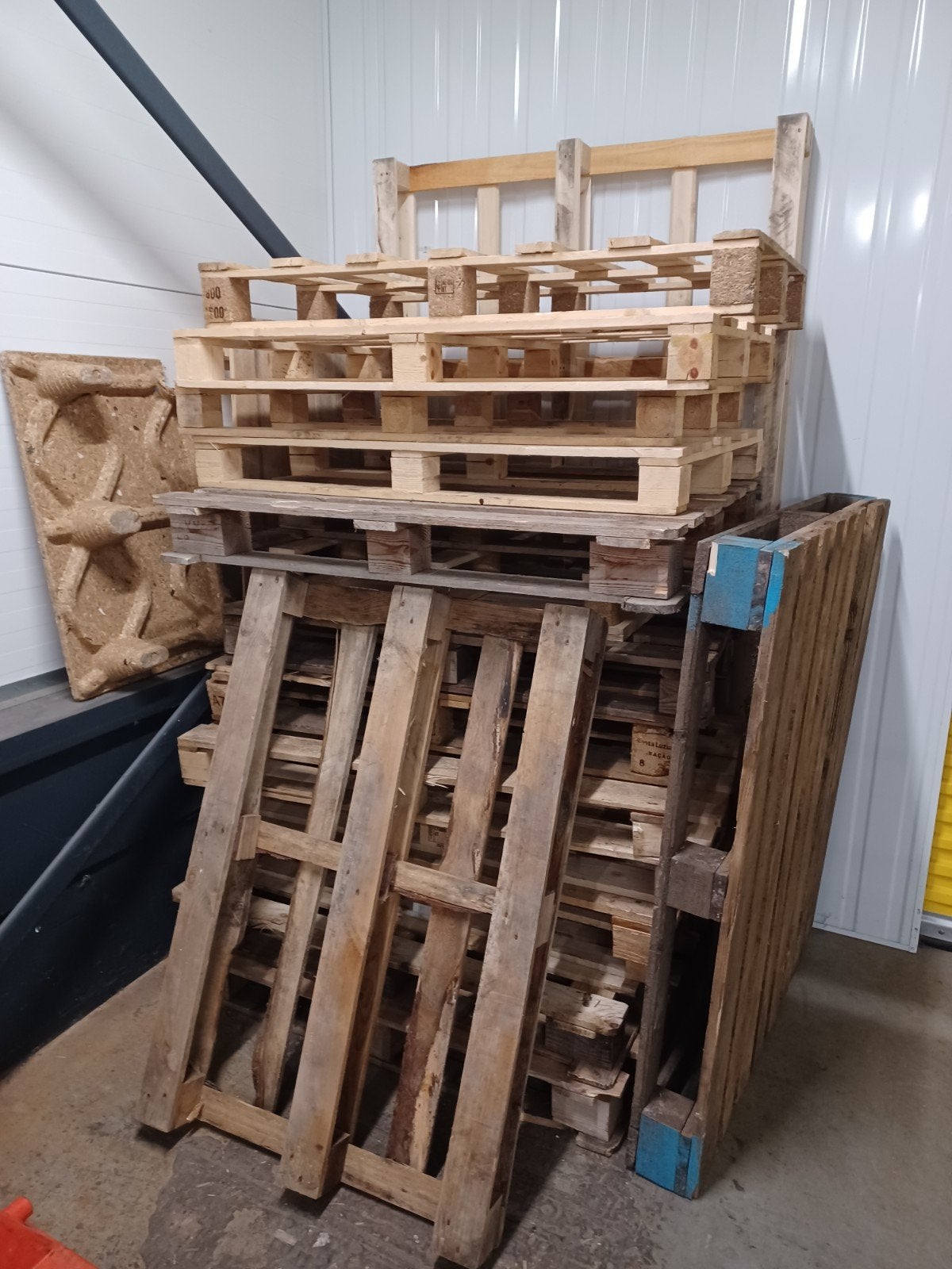 Diverse maten pallets., Doe-het-zelf en Verbouw, Kratten en Dozen, Ophalen, Gebruikt