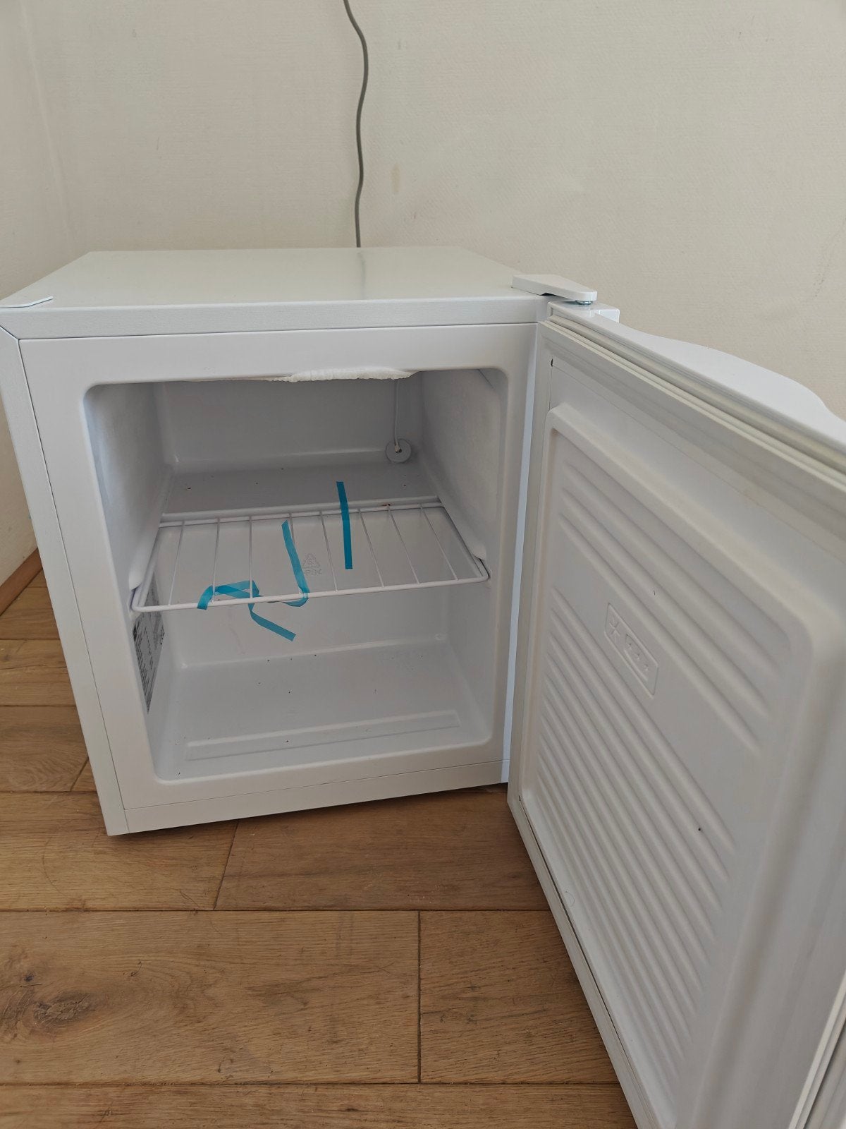 OK vriezer - 33L - vrijstaand tafelmodel - efficient, Witgoed en Apparatuur, Ophalen of Verzenden, Met vriesvak, Minder dan 45 cm