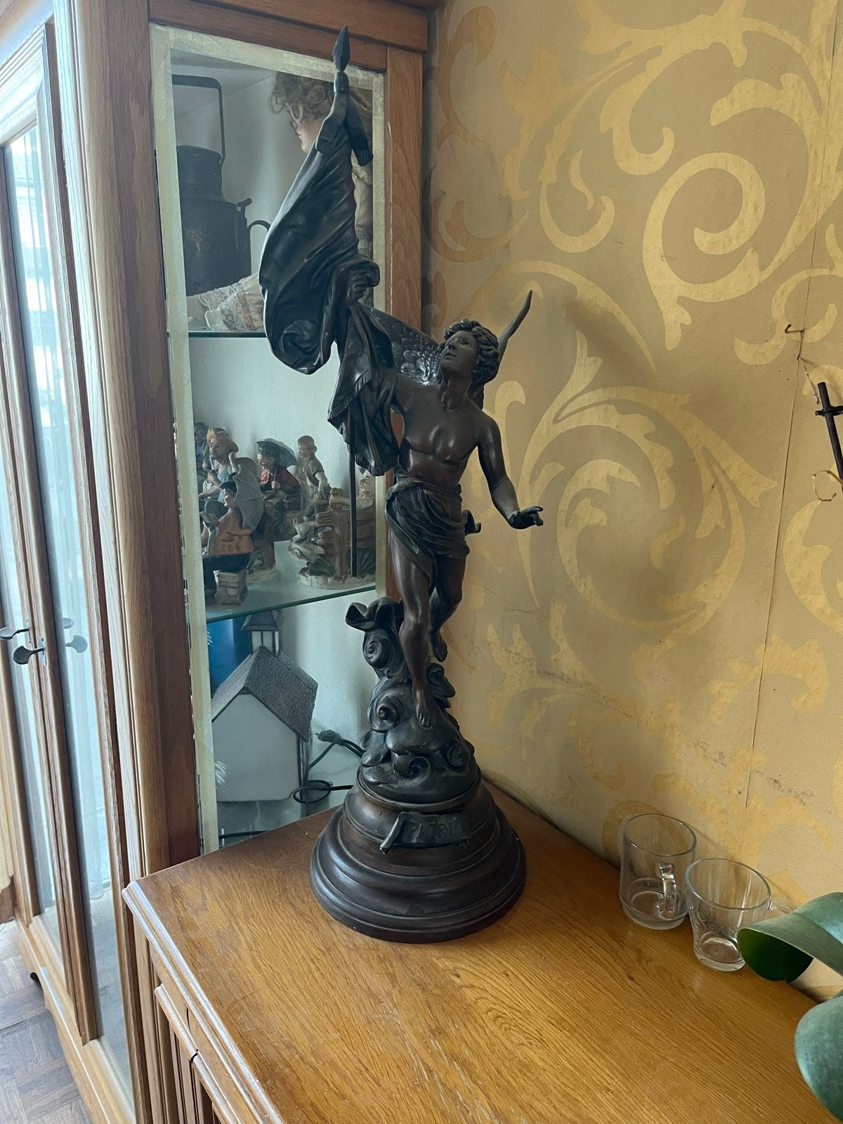 Antiek bronzen beeld 'Patria' met engel en vlag, Overige onderwerpen, Beeld, Bruin, 50 - 100 cm