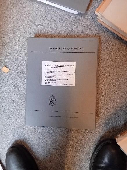 technische handboeken, Boeken, Oorlog en Militair, Gelezen, Verzenden, Landmacht, 1945 tot heden