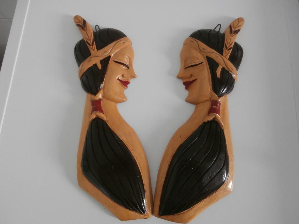 Oud houtsnijwerk indianen meisjes links en rechts 60s, Ophalen of Verzenden