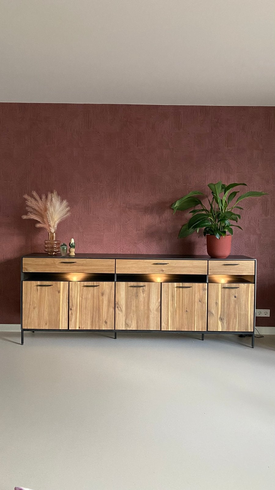 Houten dressoir 240 cm met LED verlichting