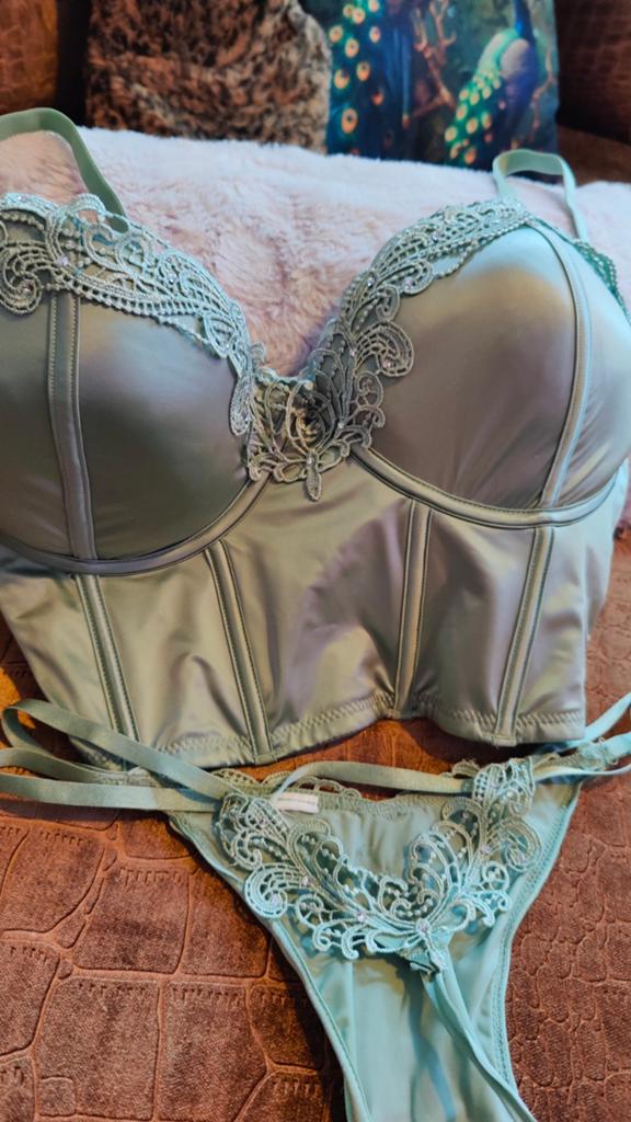 Elegant satijn  mintgroen lingeriesetje met kant, Onbekend, Ophalen of Verzenden, Groen, Setje
