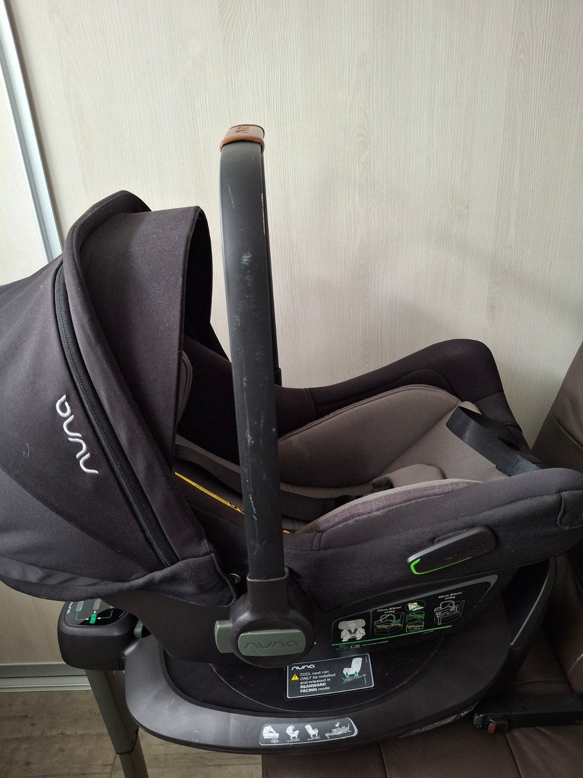 Nuna Pipa Next autostoeltje met Base Next (tot 13/19 kg), Kinderen en Baby's, Autostoeltjes, Gebruikt, Isofix, 0 t/m 13 kg, Slaapstand