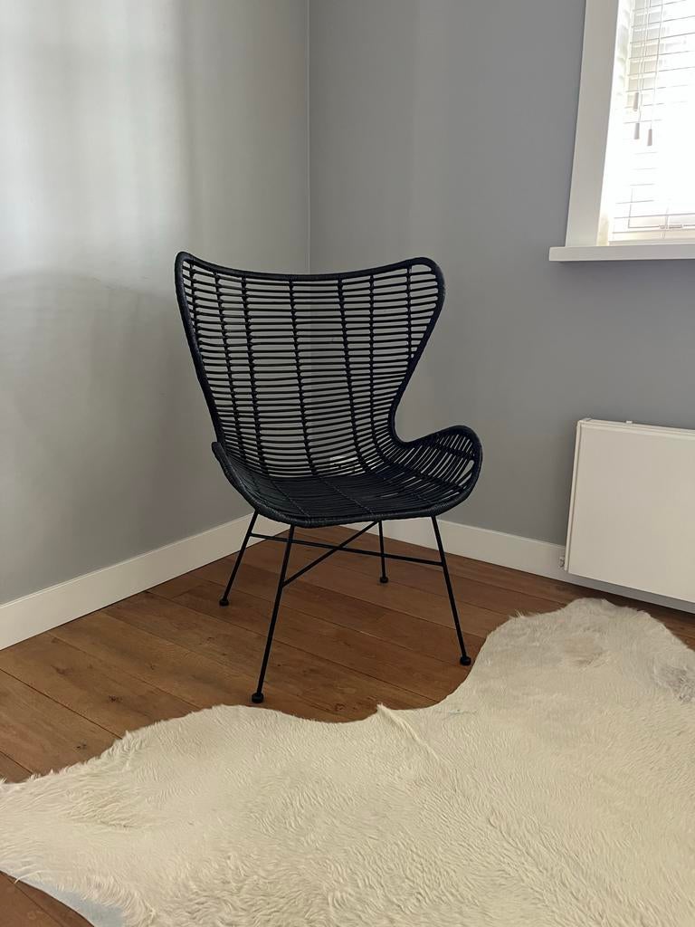 Stijlvolle zwarte rotan stoel - Egg Chair, Huis en Inrichting, Ophalen, Zwart, Riet of Rotan, Zo goed als nieuw