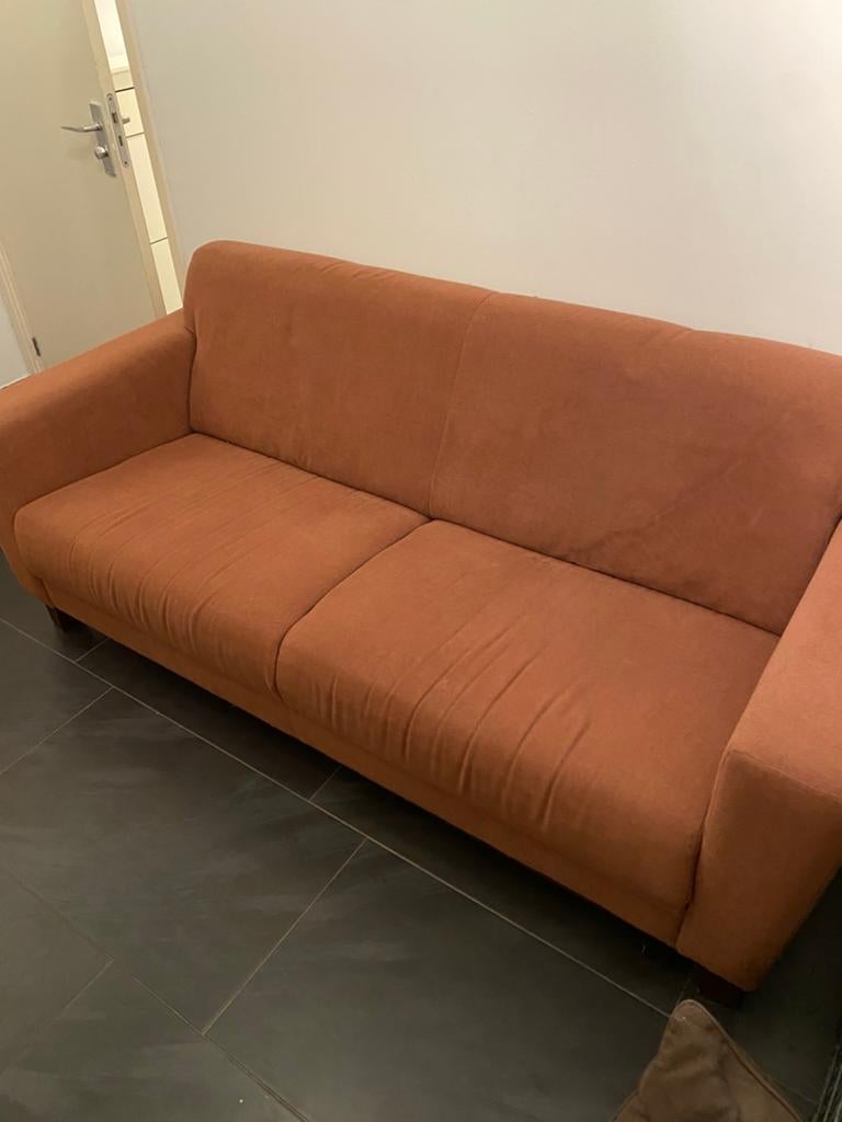 Comfortabele 2-zitsbank in warme oranje tint, Ophalen, Gebruikt, 150 tot 200 cm, Tweepersoons