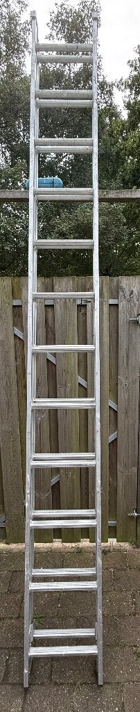 Ladder 2x12 treden, Doe-het-zelf en Verbouw, Ladders en Trappen, Ophalen, Gebruikt, Ladder, Opvouwbaar of Inschuifbaar