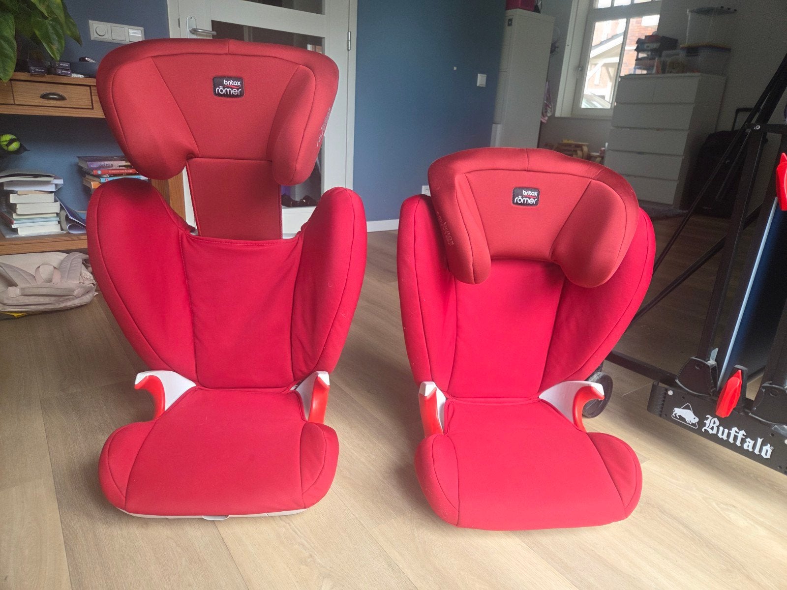 Britax Römer autostoel (2 stuks) - Rood, verstelbaar, Ophalen, Romer, 15 t/m 36 kg, Verstelbare rugleuning