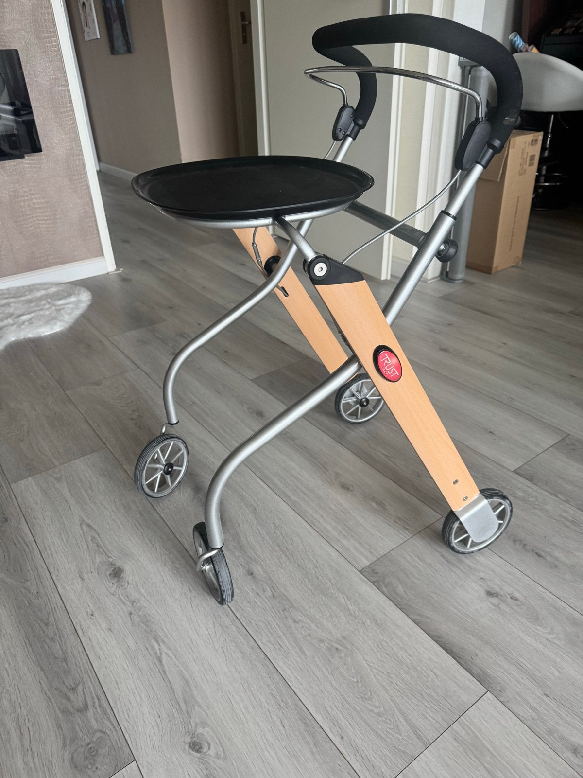 Hout kleur binnen rollator, Ophalen, Opvouwbaar, Zo goed als nieuw