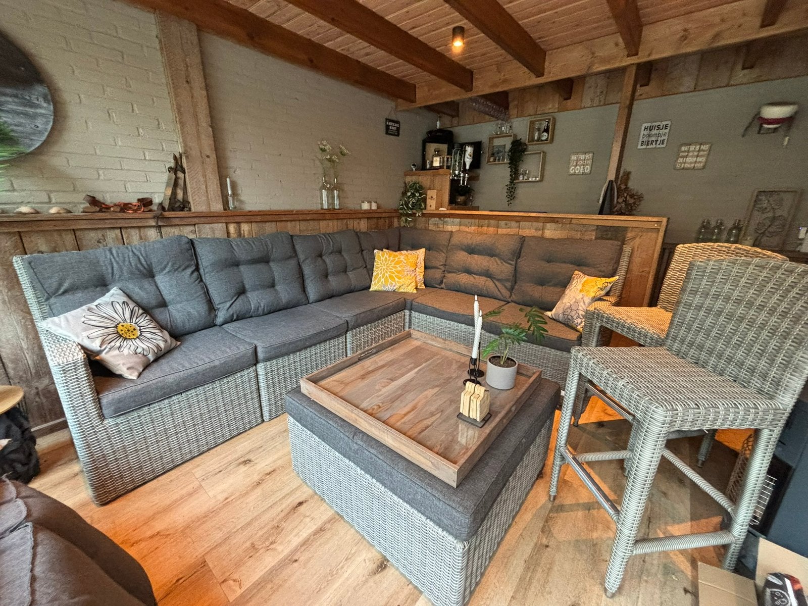 Nette lounge set, Ophalen, Zo goed als nieuw, Kunststof