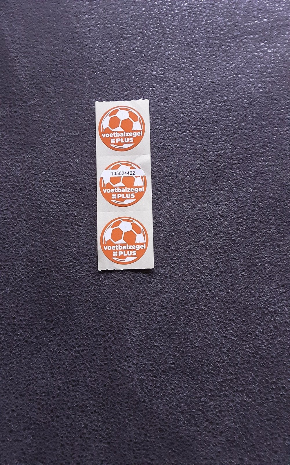 Voetbal zegels PLUS  3 stuks gratis af te halen, Plus, Ophalen