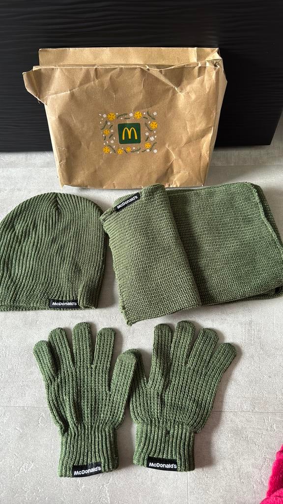 McDonald's muts, sjaal en handschoenen set, Ophalen, Nieuw, Muts
