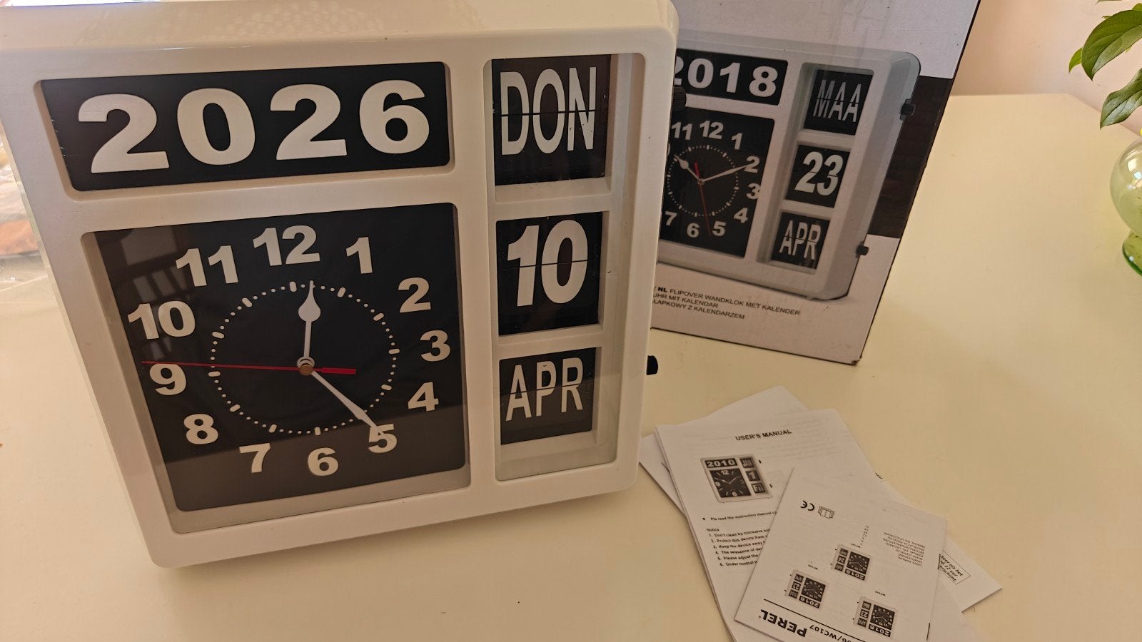 Perel Wandklok met Kalender - Dementieklok, Huis en Inrichting, Ophalen, Wandklok, Wit, Zo goed als nieuw