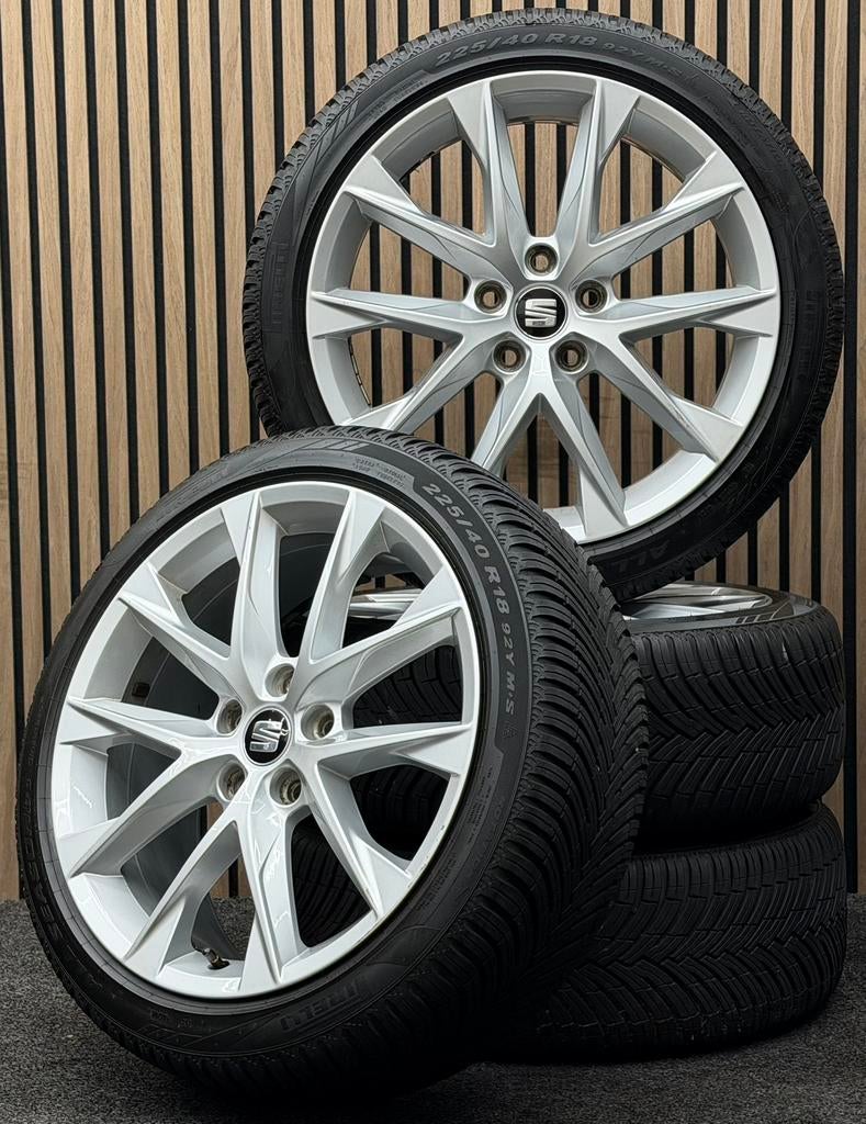Originele 18 inch Seat Leon FR 5x112 ET51 Pirelli All Season, Ophalen, 18 inch, ., Banden en Velgen
