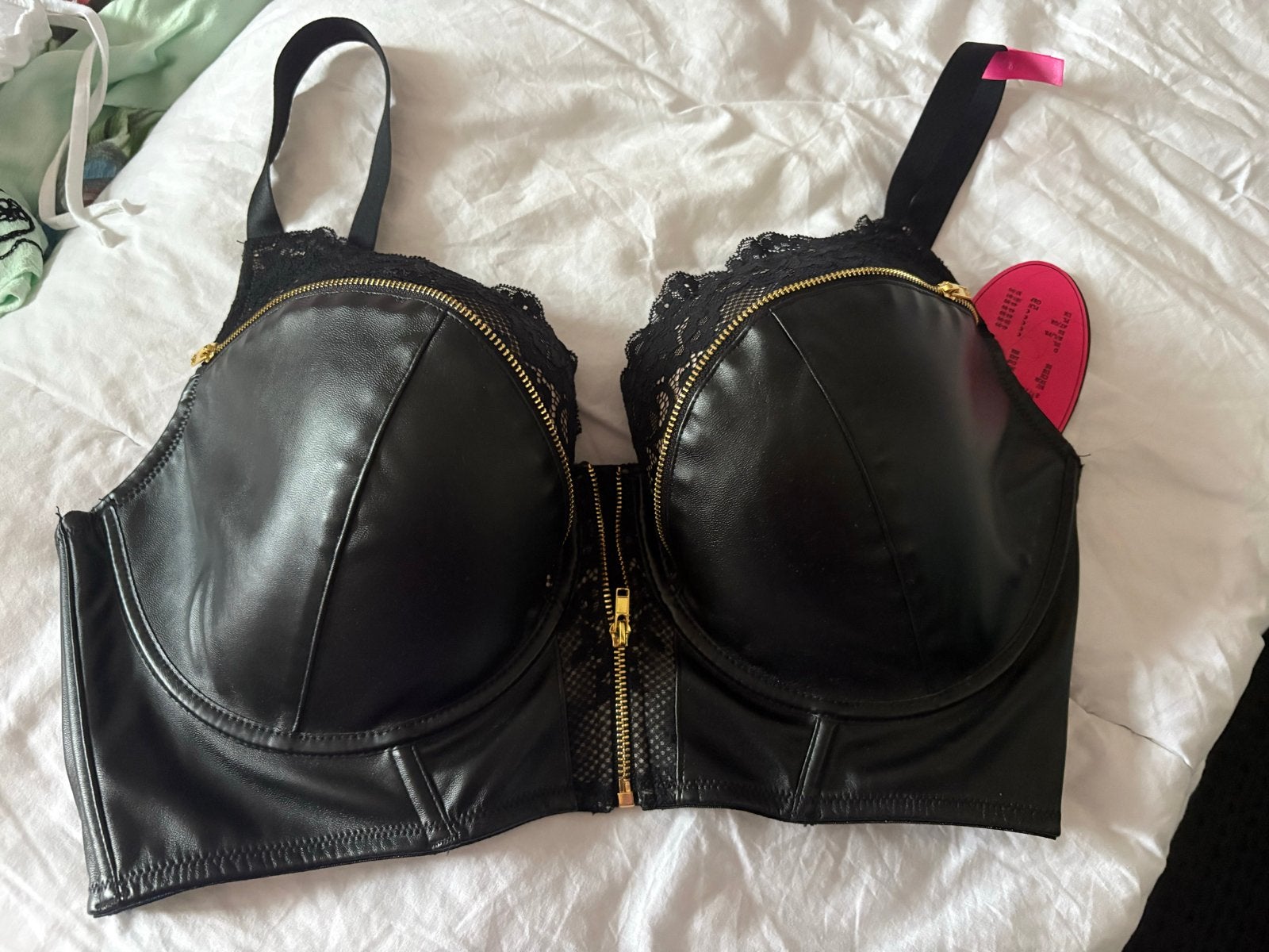 Zwarte leren BH met ritsen - 90F, nieuw, Kleding | Dames, Grote Maten, Ophalen of Verzenden, Nieuw, Zwart, Lingerie of Zwemkleding