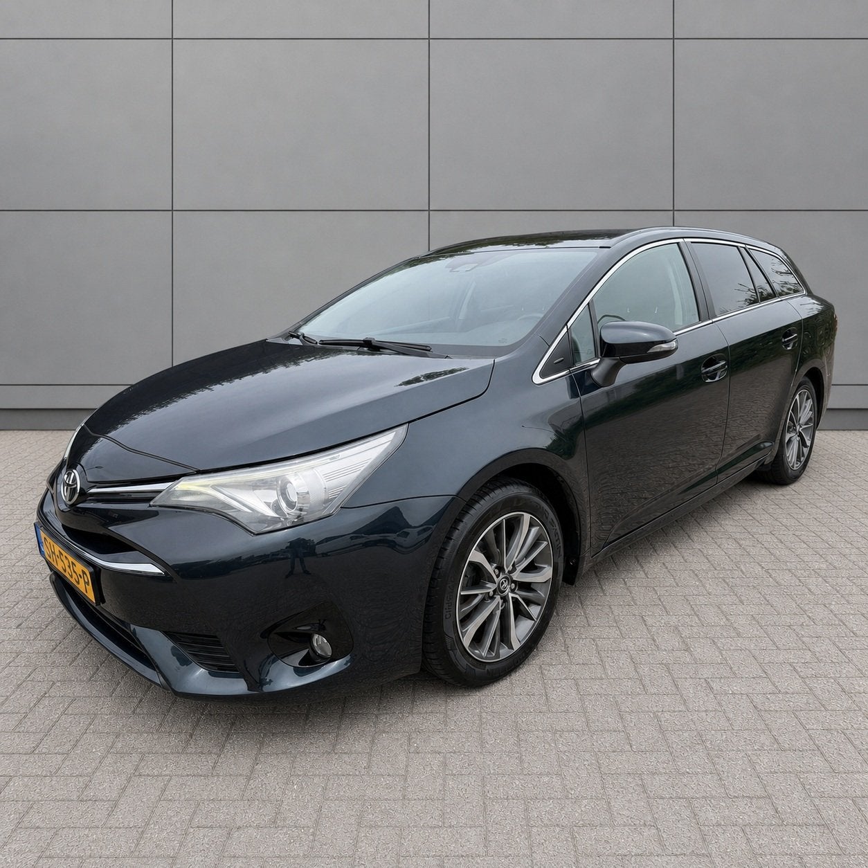Toyota Avensis Touring Sports 1.8 VVT-i Dynamic Leer/Navi/Pa, Auto's, 4 cilinders, Zwart, Leder, 1600 kg