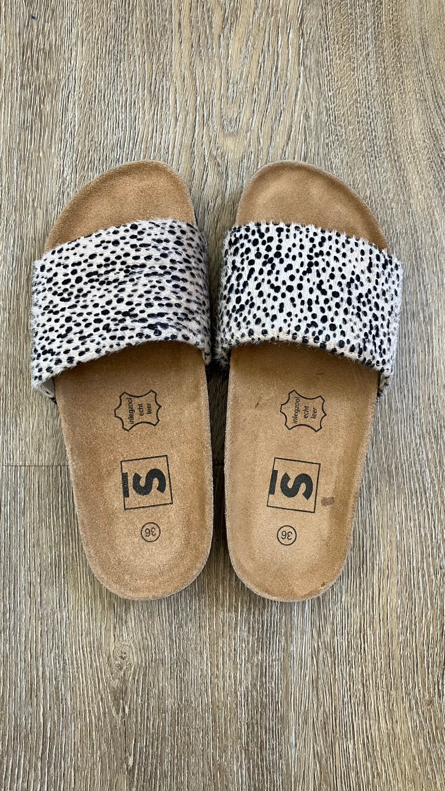 Nieuwe dames slippers -cheetah print- maat 36 kleur beige, Beige, Nieuw, Ophalen, Slippers