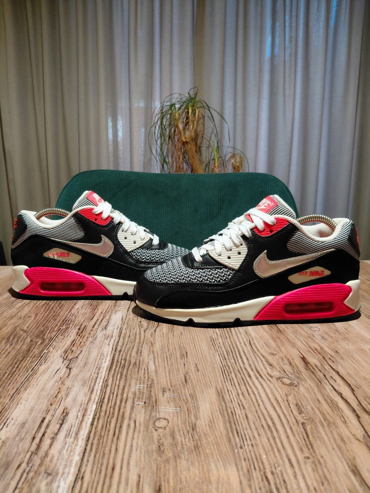 Nike Air Max 90 Limited Edition 'Laser Crimson' Size 38, Kleding | Dames, Zwart, Nike, Ophalen of Verzenden, Sneakers of Gympen