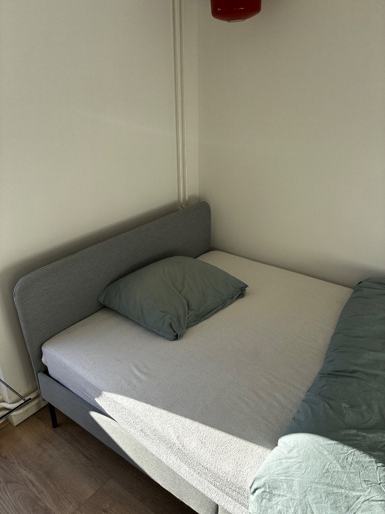 Grijs tweepersoonsbed (zo goed als nieuw!), Ophalen, Tweepersoons, 140 cm, Zo goed als nieuw