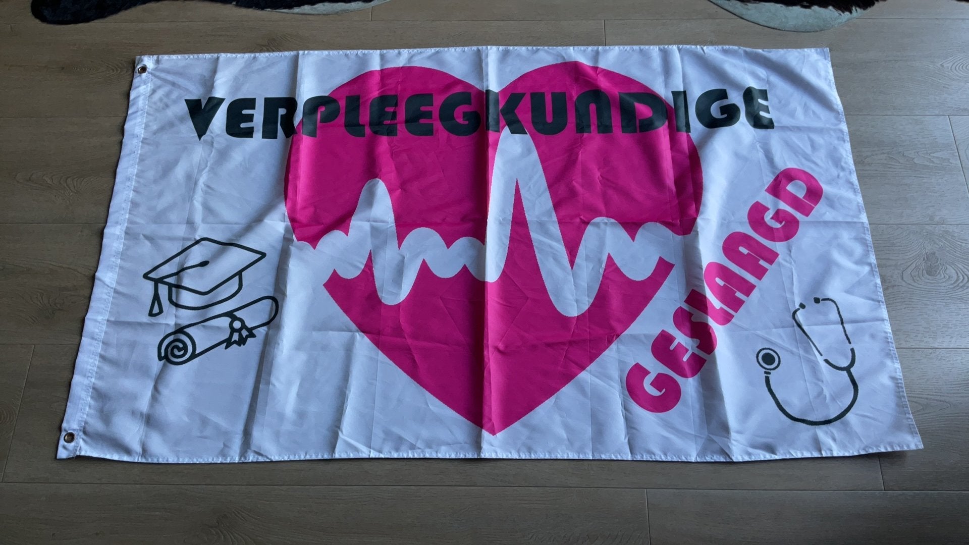 Verpleegkundige vlag geslaagd, Diversen, Ophalen of Verzenden, Zo goed als nieuw