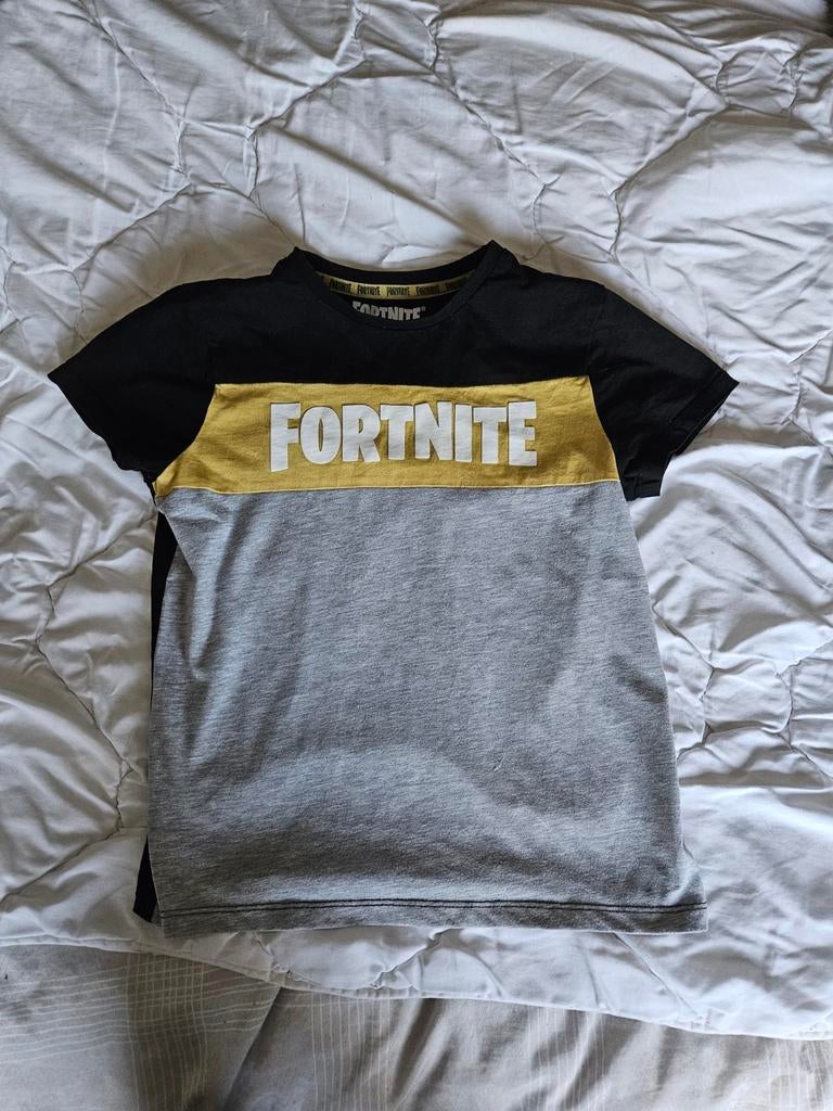 Fortnite shirt, valt als 122, Zo goed als nieuw, Shirt of Longsleeve, Jongen, Fortnite