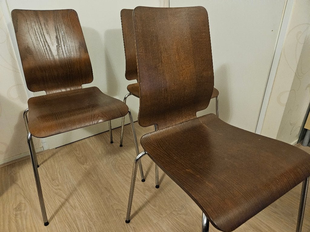 3x stapelbare bruine houten ikea stoelen met chrome poten, Huis en Inrichting, Stoelen, Gebruikt, Drie, Hout, Metaal, Bruin, Ophalen
