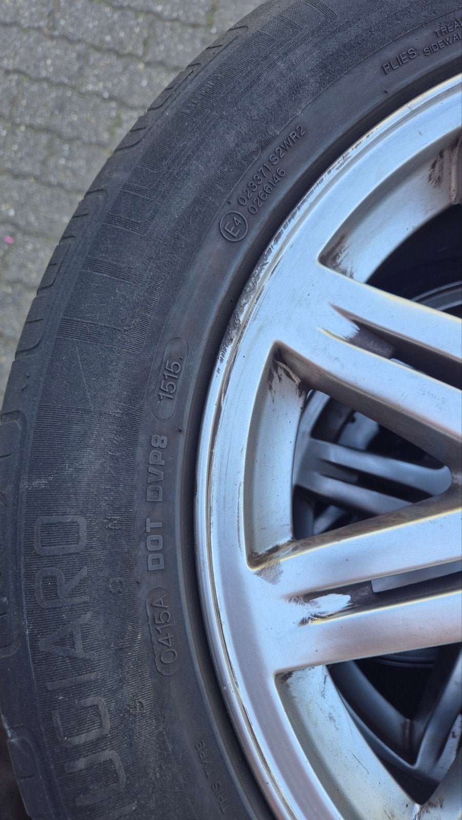 Originele Volvo 16 inch lichtmetalen velgen + banden, Auto-onderdelen, Ophalen of Verzenden, Y, V, T
