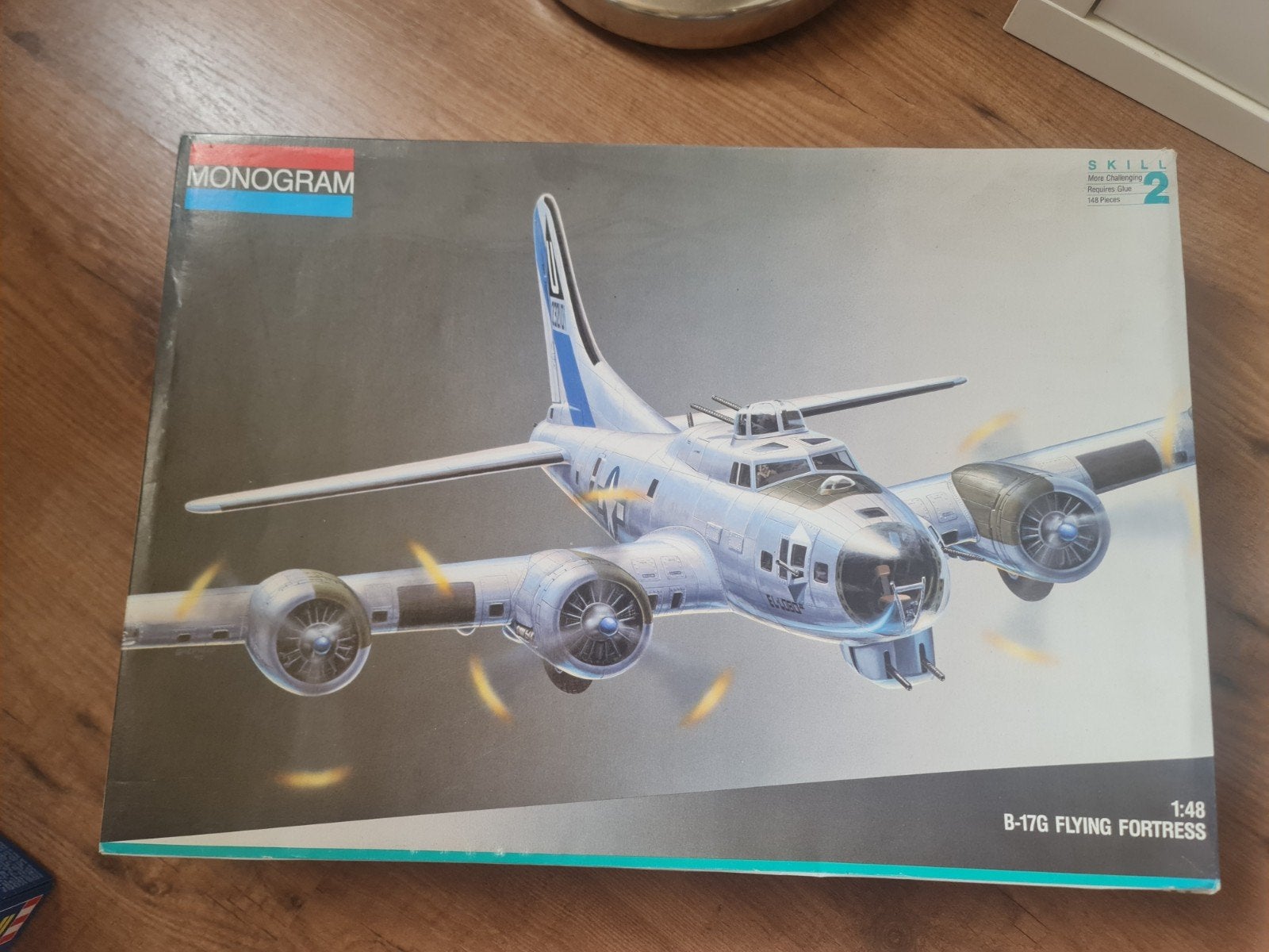 monogram 1/48 b-17g + microscale decals 1/48, Overige merken, Nieuw, Ophalen of Verzenden, Groter dan 1:72