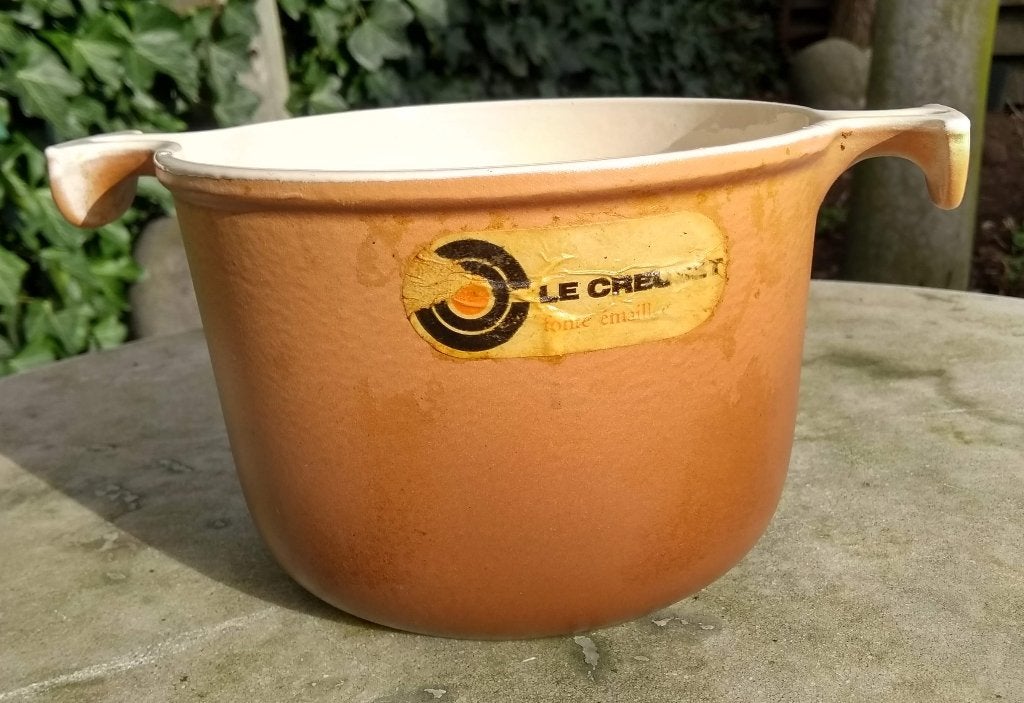 LE CREUSET La Mama sauspan curry fondue. 16 cm Met sticker!, Gebruikt, Gietijzer, Met handvatten, Le Creuset