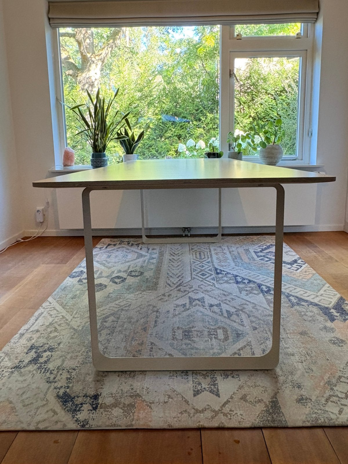 Muuto 70/70 eettafel in zandkleur maat 225x90 cm, Huis en Inrichting, Ophalen, Scandinavisch design, 200 cm of meer, 50 tot 100 cm