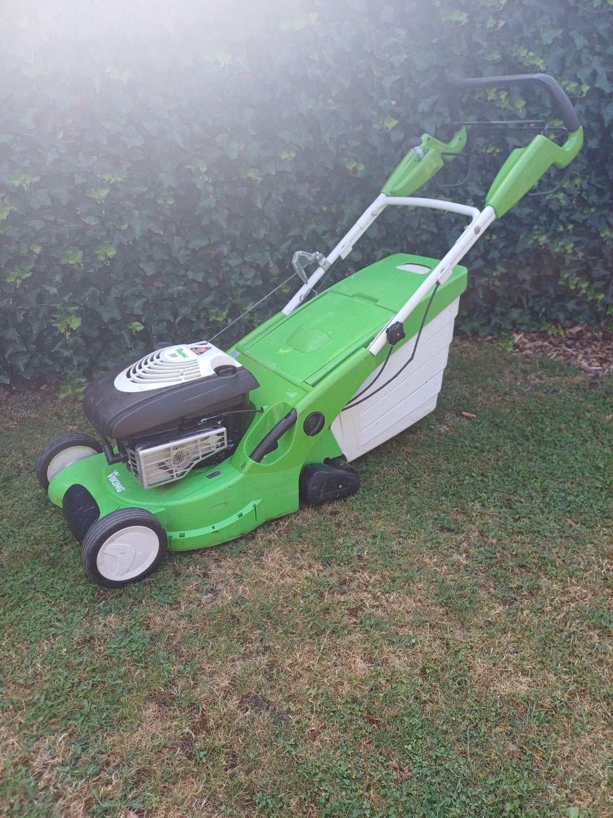 Nette zelfrijdende gazonmaaier VIKING MB 545 VR
richtprijs 2, Tuin en Terras, Grasmaaiers, Ophalen