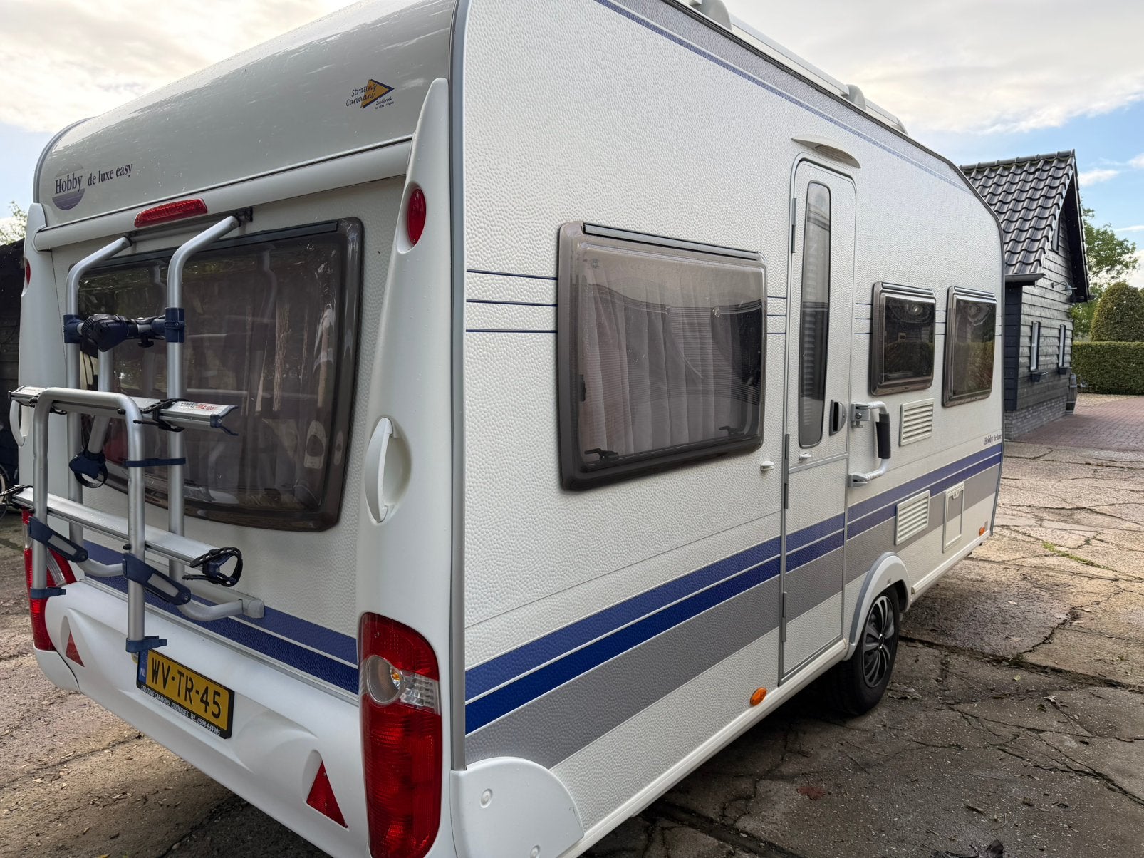 Hobby 450 UF de Luxe 2007 | mover en Dorema voortent, Caravans en Kamperen, Rondzit, Hobby, Bedrijf, Dwarsbed