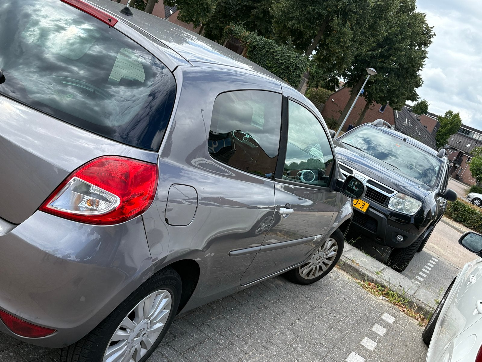 Renault Clio 1.2 16V 55KW 3-DRS 2010 Grijs, Auto's, Renault, Voorwielaandrijving, 535 kg, 74 pk, 4 cilinders