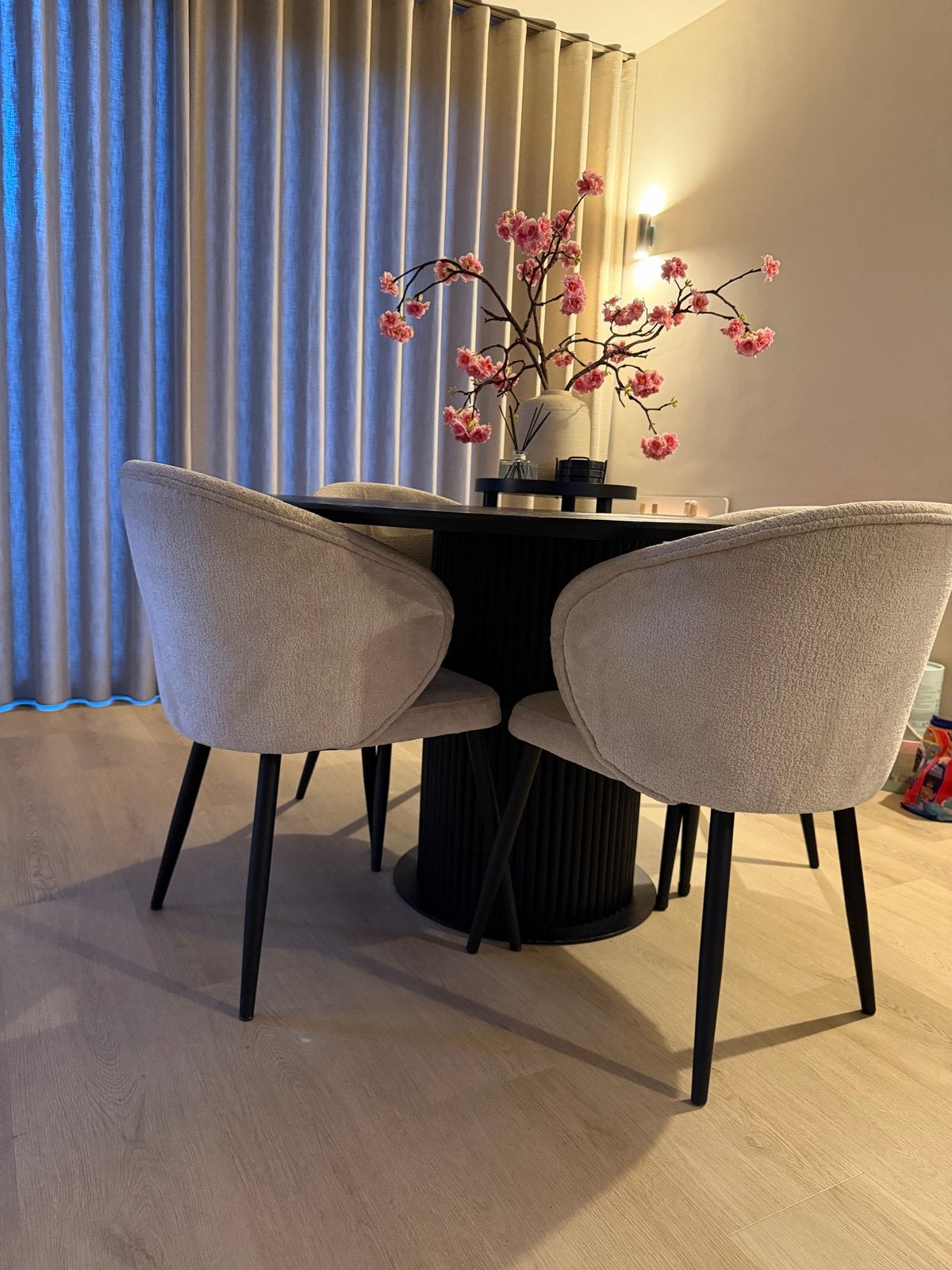 Moderne eetkamerstoelen (4) + Tafel, Ophalen, Overige kleuren, Zo goed als nieuw, Vier